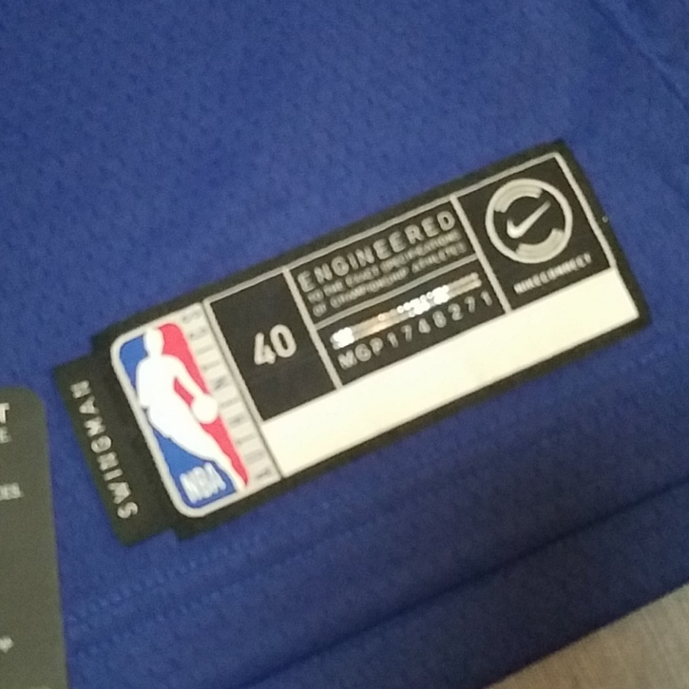 Wmns MEDIUM Nike " Porzingis" Basketball Jersey - Picture 2 of 9